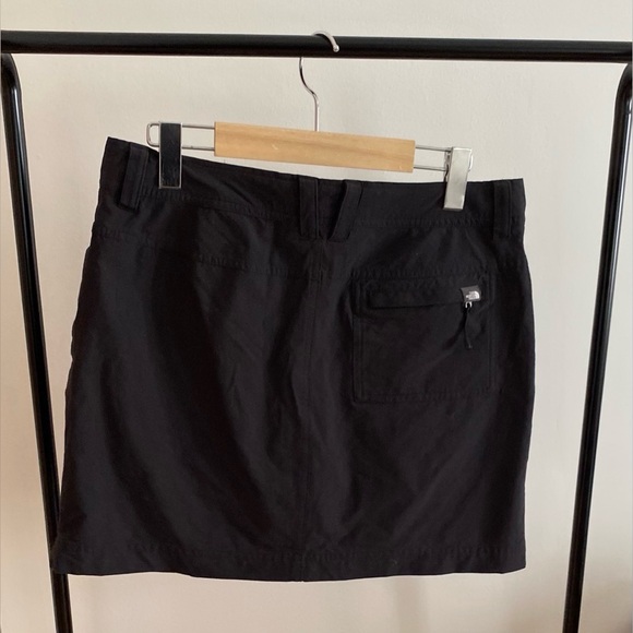 The North Face skort size 8 black - Picture 3 of 12